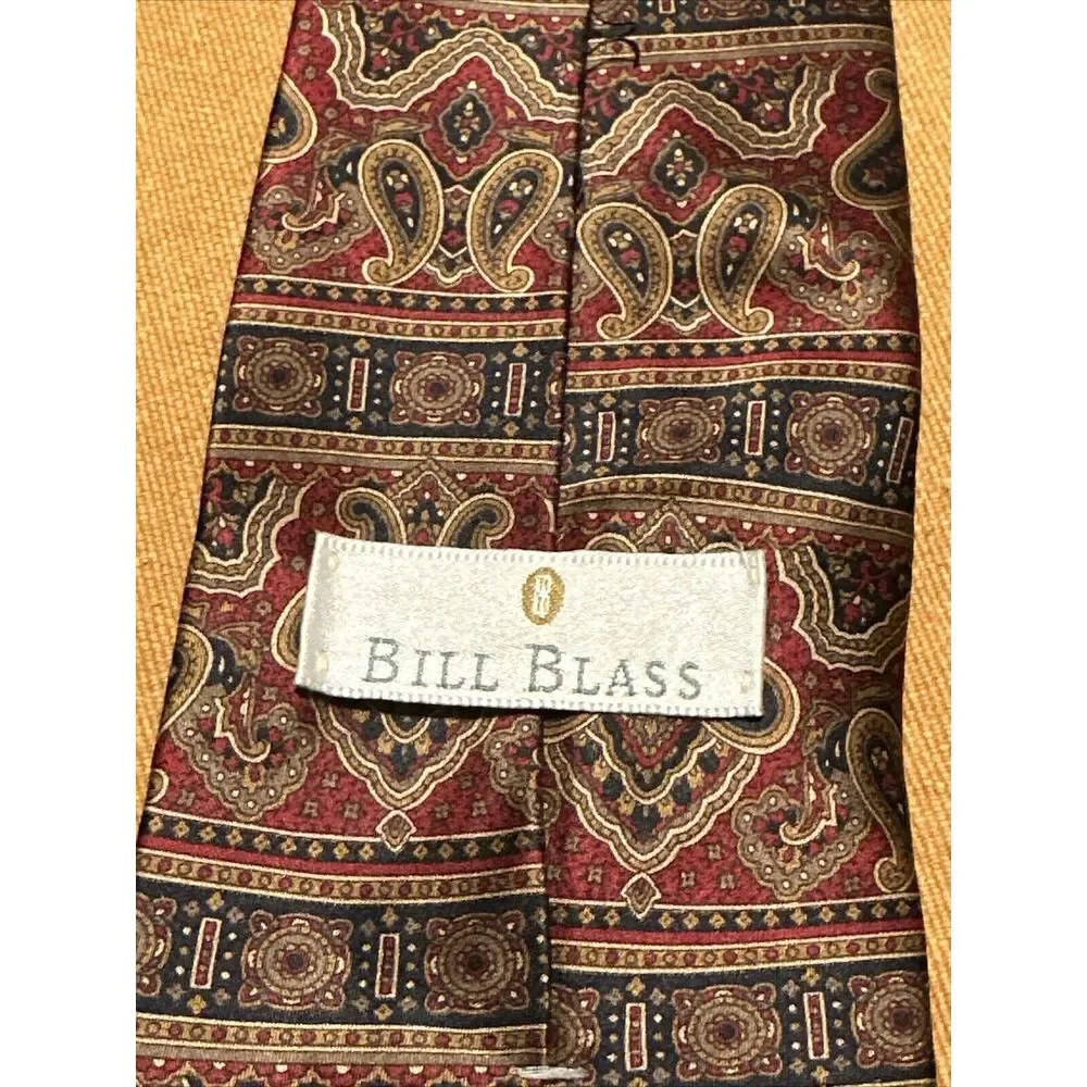 Bill Blass Men's Necktie Tie Silk Paisley Red Navy Blue Tan Made in Costa Rica‎